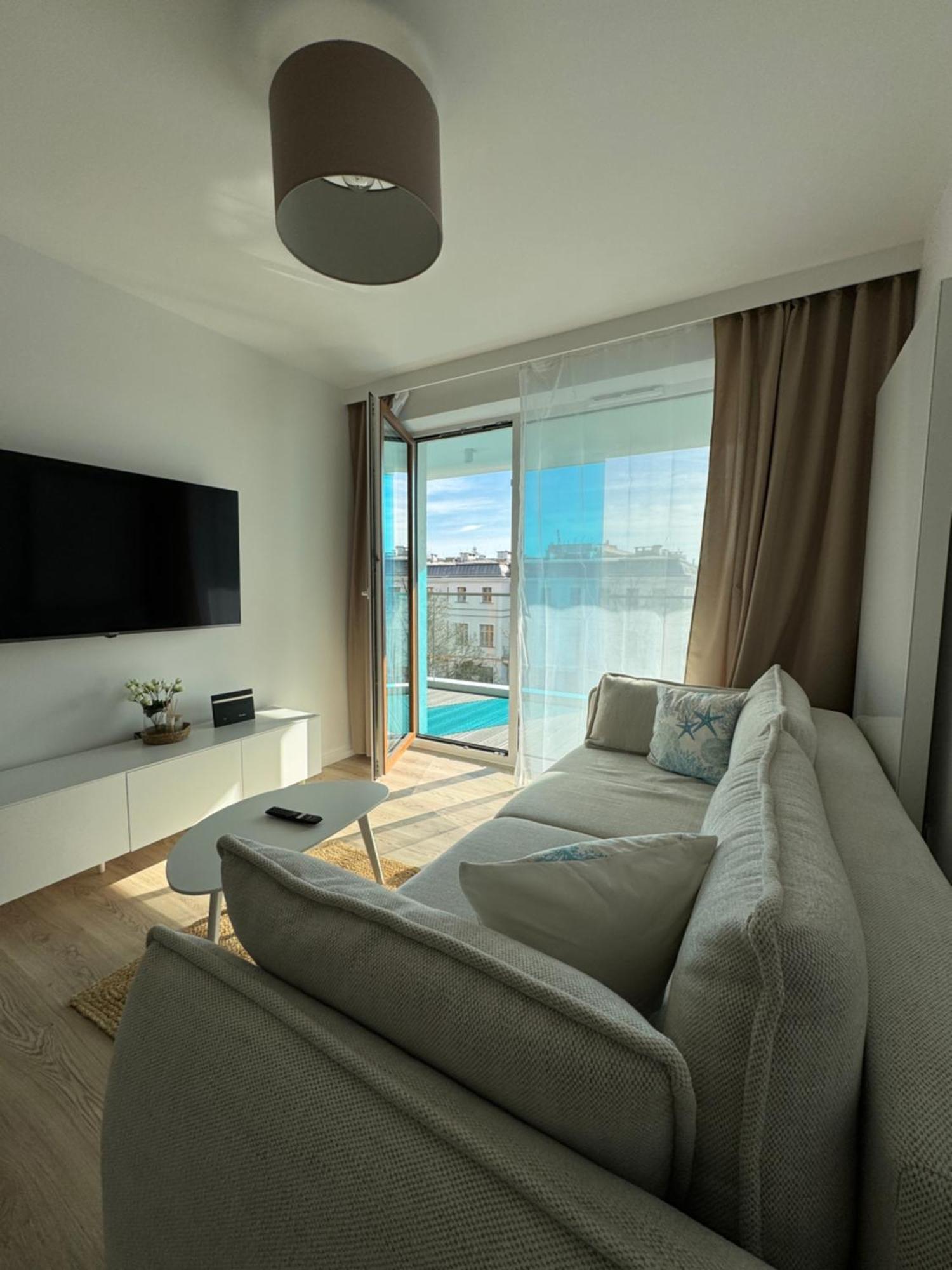 4Summer Kolobrzeg Apartamenty White Blue Sauna & Fitness & Parking 100 Metrow Do Pieknej Szerokiej Piaszczystej Plazy, Wspanialy Widok Z Duzego Tarasu! 100 Meter Zu Einem Schoenen Breiten Sandstrand, Herrliche Aussicht Von Einer Grossen Terrasse! Luaran gambar