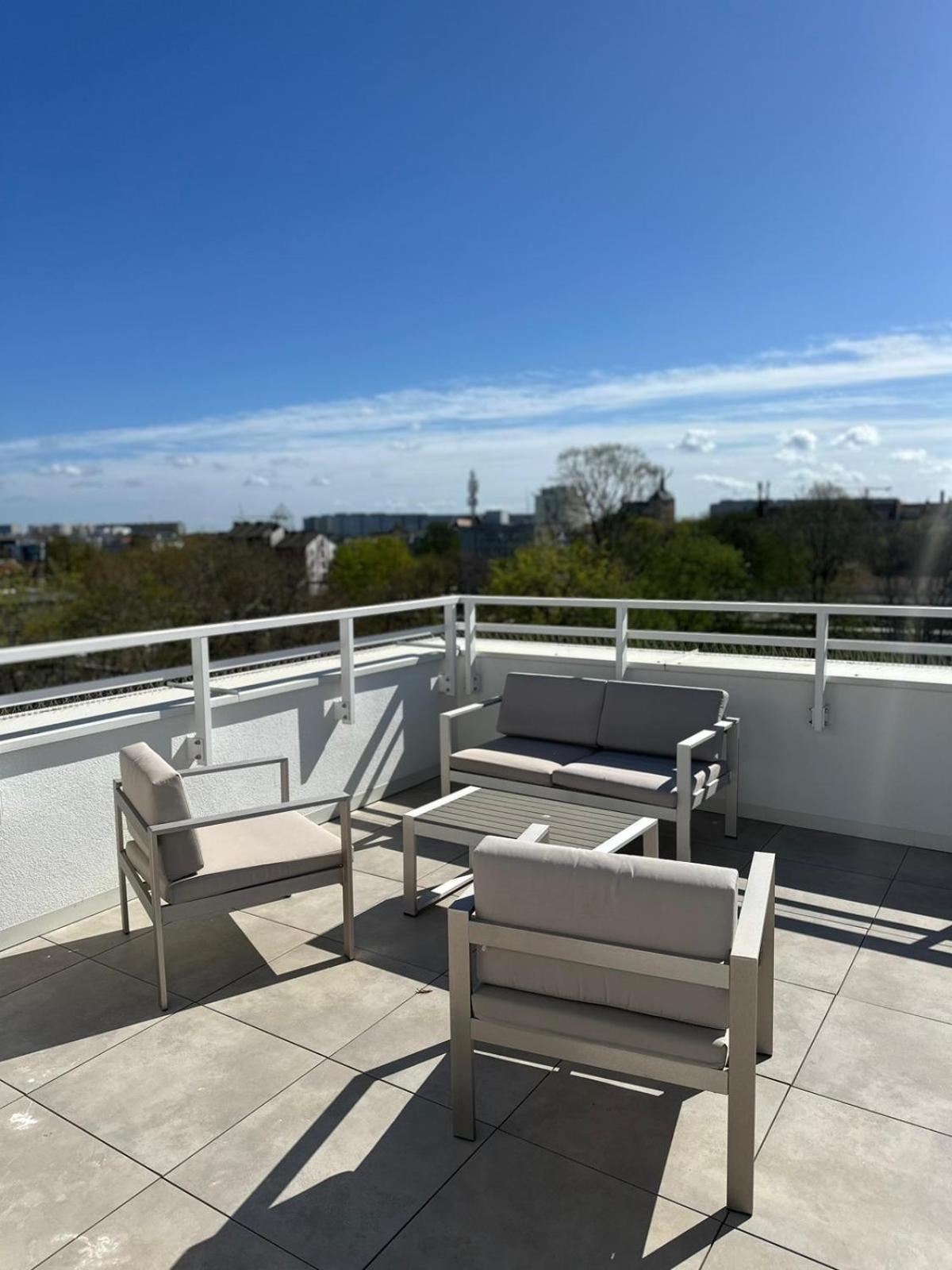 4Summer Kolobrzeg Apartamenty White Blue Sauna & Fitness & Parking 100 Metrow Do Pieknej Szerokiej Piaszczystej Plazy, Wspanialy Widok Z Duzego Tarasu! 100 Meter Zu Einem Schoenen Breiten Sandstrand, Herrliche Aussicht Von Einer Grossen Terrasse! Luaran gambar