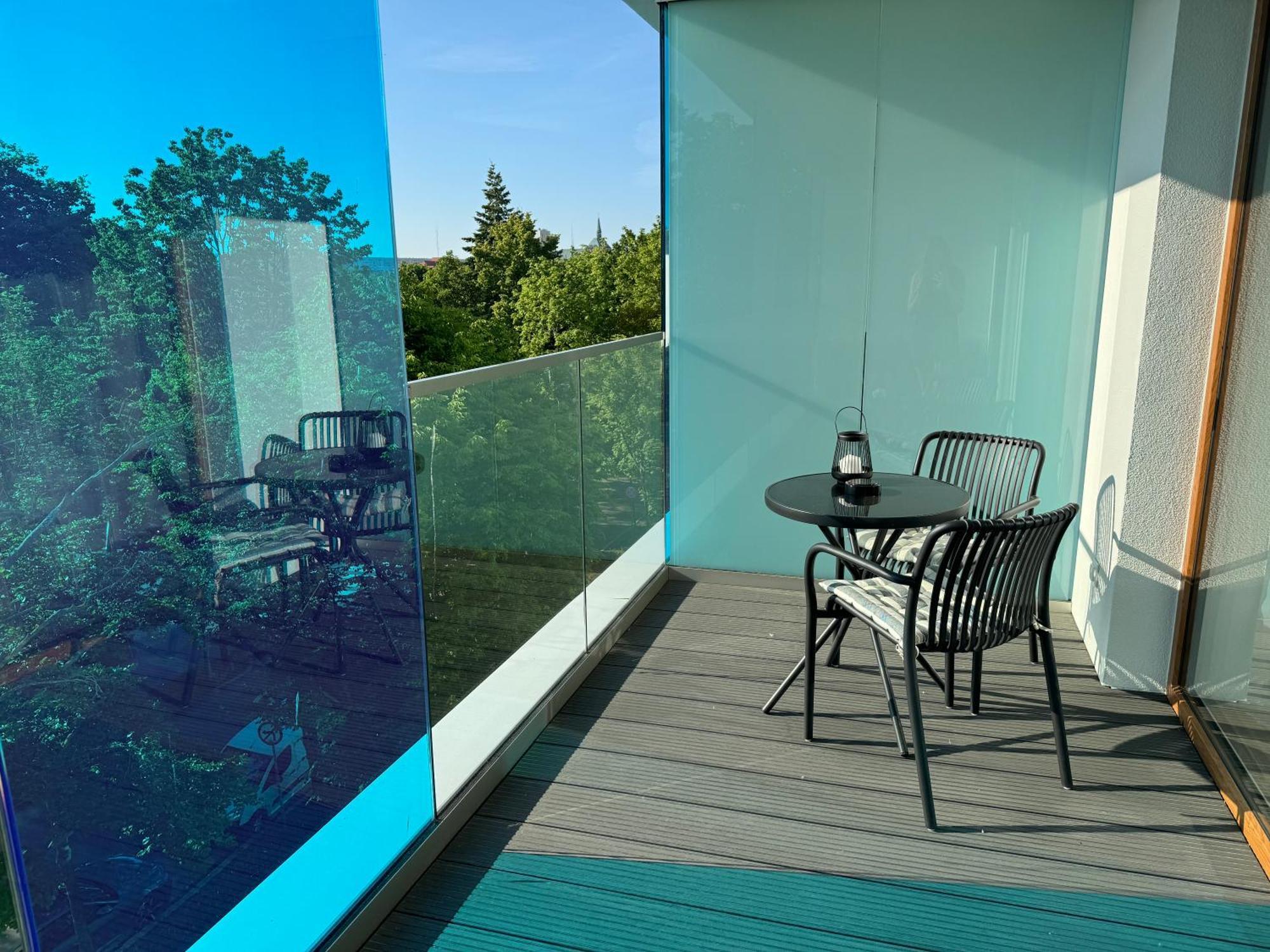 4Summer Kolobrzeg Apartamenty White Blue Sauna & Fitness & Parking 100 Metrow Do Pieknej Szerokiej Piaszczystej Plazy, Wspanialy Widok Z Duzego Tarasu! 100 Meter Zu Einem Schoenen Breiten Sandstrand, Herrliche Aussicht Von Einer Grossen Terrasse! Luaran gambar